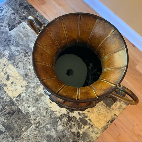 Beautiful distressed decorative metal vase - Picture 4 of 8